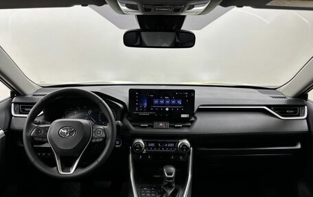 Toyota RAV4, 2025 год, 4 550 000 рублей, 17 фотография