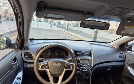 Hyundai Solaris II рестайлинг, 2013 год, 770 000 рублей, 11 фотография