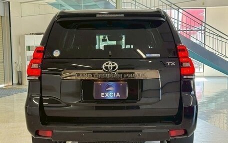 Toyota Land Cruiser Prado 150 рестайлинг 2, 2022 год, 5 600 000 рублей, 3 фотография