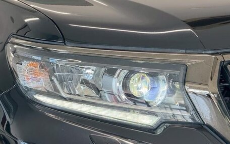 Toyota Land Cruiser Prado 150 рестайлинг 2, 2022 год, 5 600 000 рублей, 10 фотография