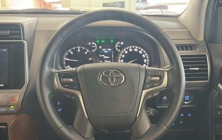 Toyota Land Cruiser Prado 150 рестайлинг 2, 2022 год, 5 600 000 рублей, 16 фотография