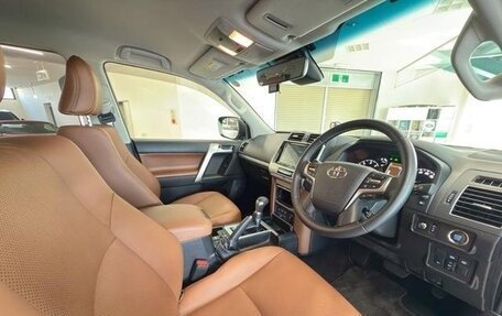 Toyota Land Cruiser Prado 150 рестайлинг 2, 2022 год, 5 600 000 рублей, 30 фотография