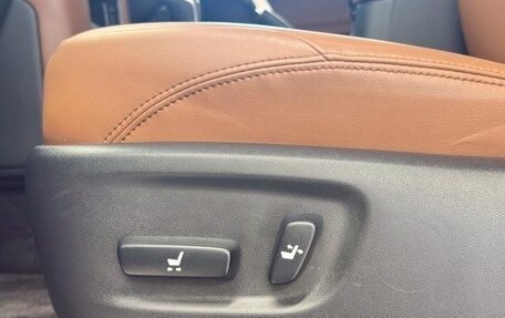 Toyota Land Cruiser Prado 150 рестайлинг 2, 2022 год, 5 600 000 рублей, 35 фотография