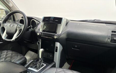 Toyota Land Cruiser Prado 150 рестайлинг 2, 2013 год, 2 675 000 рублей, 12 фотография