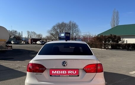 Volkswagen Jetta VI, 2014 год, 900 000 рублей, 3 фотография