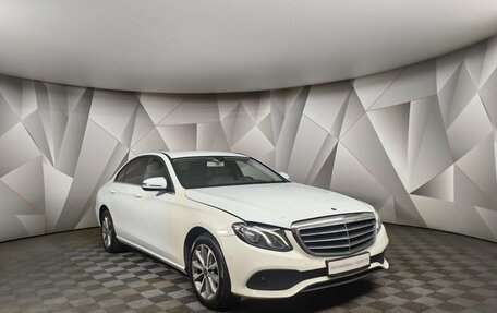 Mercedes-Benz E-Класс, 2019 год, 1 400 000 рублей, 3 фотография