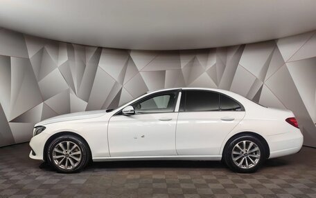 Mercedes-Benz E-Класс, 2019 год, 1 400 000 рублей, 5 фотография