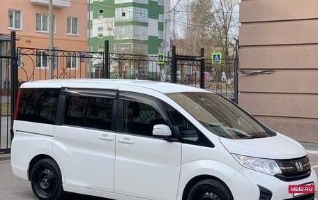 Honda Stepwgn IV, 2017 год, 1 700 000 рублей, 2 фотография