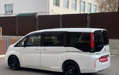 Honda Stepwgn IV, 2017 год, 1 700 000 рублей, 4 фотография