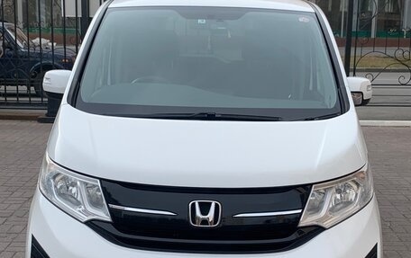 Honda Stepwgn IV, 2017 год, 1 700 000 рублей, 7 фотография