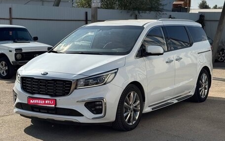 KIA Carnival III, 2018 год, 2 900 000 рублей, 1 фотография