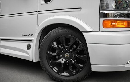 Chevrolet Express II, 2023 год, 10 775 000 рублей, 19 фотография