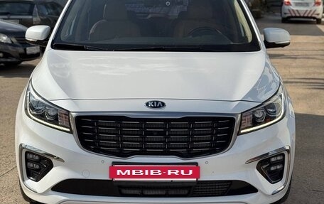 KIA Carnival III, 2018 год, 2 900 000 рублей, 3 фотография