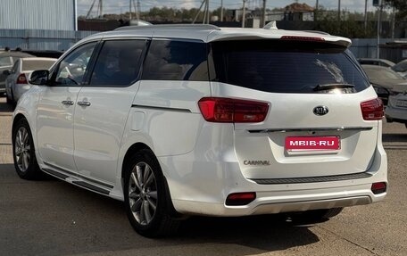 KIA Carnival III, 2018 год, 2 900 000 рублей, 5 фотография