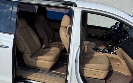 KIA Carnival III, 2018 год, 2 900 000 рублей, 22 фотография