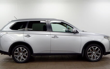 Mitsubishi Outlander III рестайлинг 3, 2014 год, 1 150 000 рублей, 4 фотография