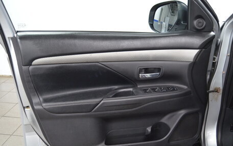 Mitsubishi Outlander III рестайлинг 3, 2014 год, 1 150 000 рублей, 15 фотография