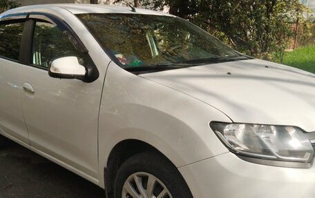 Renault Logan II, 2015 год, 820 000 рублей, 1 фотография