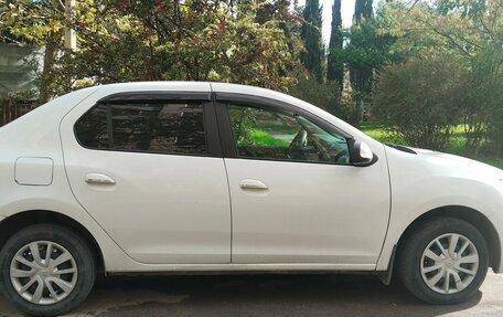 Renault Logan II, 2015 год, 820 000 рублей, 2 фотография