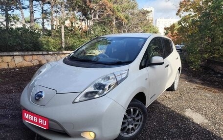 Nissan Leaf I, 2013 год, 600 000 рублей, 2 фотография
