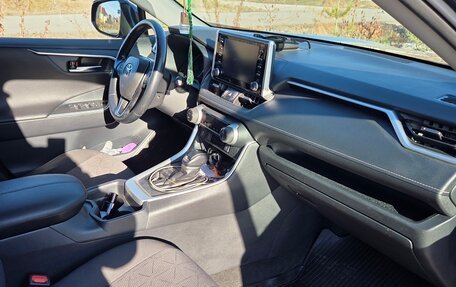 Toyota RAV4, 2019 год, 3 050 000 рублей, 8 фотография