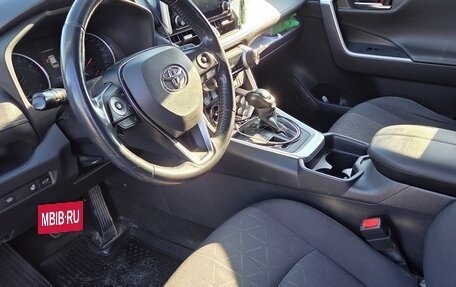 Toyota RAV4, 2019 год, 3 050 000 рублей, 5 фотография