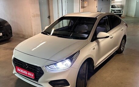 Hyundai Solaris II рестайлинг, 2018 год, 999 000 рублей, 1 фотография