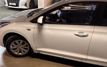 Hyundai Solaris II рестайлинг, 2018 год, 999 000 рублей, 3 фотография