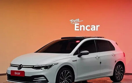 Volkswagen Golf VIII, 2022 год, 2 490 000 рублей, 1 фотография