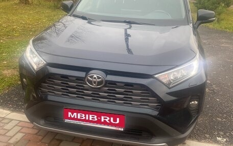Toyota RAV4, 2019 год, 2 699 000 рублей, 1 фотография