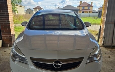 Opel Astra J, 2011 год, 850 000 рублей, 1 фотография