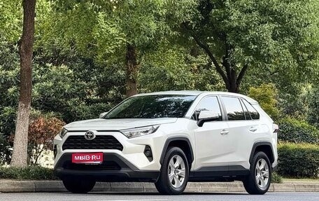 Toyota RAV4, 2022 год, 2 230 000 рублей, 1 фотография