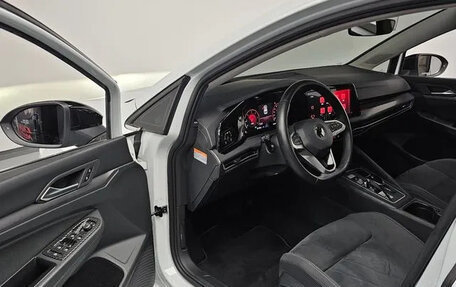 Volkswagen Golf VIII, 2022 год, 2 490 000 рублей, 11 фотография