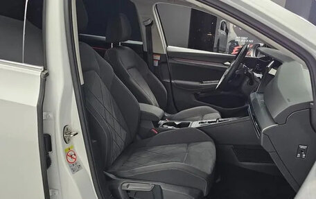 Volkswagen Golf VIII, 2022 год, 2 490 000 рублей, 10 фотография