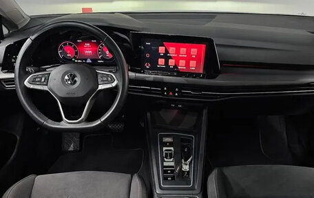 Volkswagen Golf VIII, 2022 год, 2 490 000 рублей, 7 фотография