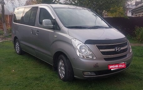 Hyundai Grand Starex Grand Starex I рестайлинг 2, 2011 год, 1 250 000 рублей, 2 фотография