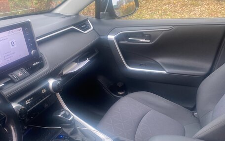 Toyota RAV4, 2019 год, 2 699 000 рублей, 10 фотография