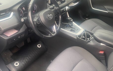 Toyota RAV4, 2019 год, 2 699 000 рублей, 9 фотография