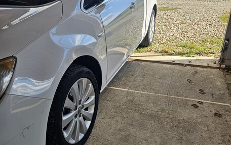 Opel Astra J, 2011 год, 850 000 рублей, 4 фотография