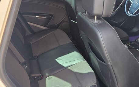 Opel Astra J, 2011 год, 850 000 рублей, 12 фотография