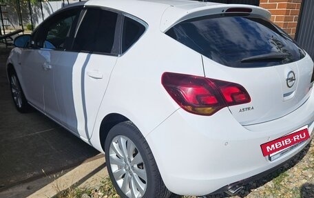 Opel Astra J, 2011 год, 850 000 рублей, 5 фотография