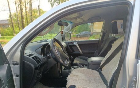 Toyota Land Cruiser Prado 150 рестайлинг 2, 2017 год, 3 200 000 рублей, 6 фотография