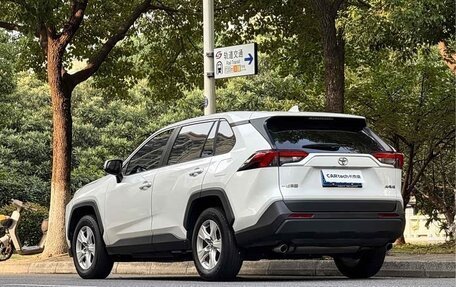 Toyota RAV4, 2022 год, 2 230 000 рублей, 6 фотография