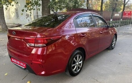 KIA Rio IV, 2018 год, 1 100 000 рублей, 6 фотография