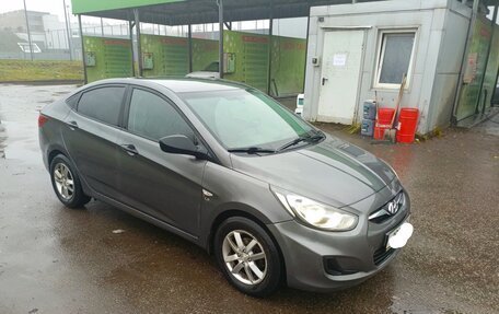 Hyundai Solaris II рестайлинг, 2012 год, 850 000 рублей, 3 фотография