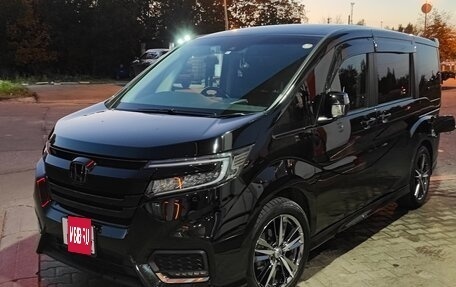 Honda Stepwgn IV, 2018 год, 2 600 000 рублей, 6 фотография