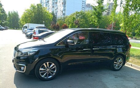 KIA Carnival III, 2016 год, 2 300 000 рублей, 6 фотография