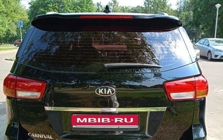 KIA Carnival III, 2016 год, 2 300 000 рублей, 13 фотография