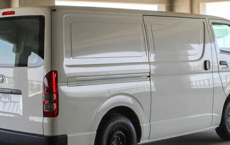 Toyota HiAce H200, 2023 год, 4 100 000 рублей, 2 фотография