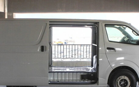 Toyota HiAce H200, 2023 год, 4 100 000 рублей, 9 фотография